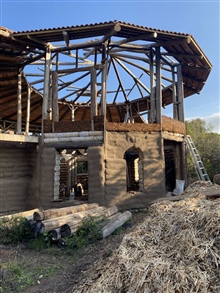 Natural Building method using reciprocal roof